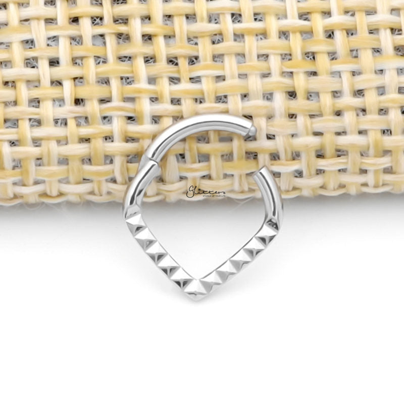 Pyramid Laser Cut Chevron Hinged Segment Septum Ring - Silver-Body Piercing Jewellery, Cartilage, Daith, Septum Ring-NS0124-S2_800-Glitters